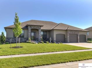 11610 Cooper St, Papillion, NE 68046