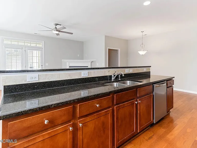 503 Dragby Ln — Photo 12