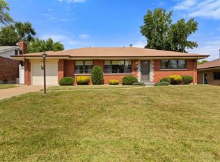 6001 Holyoke Dr, Saint Louis, MO 63123
