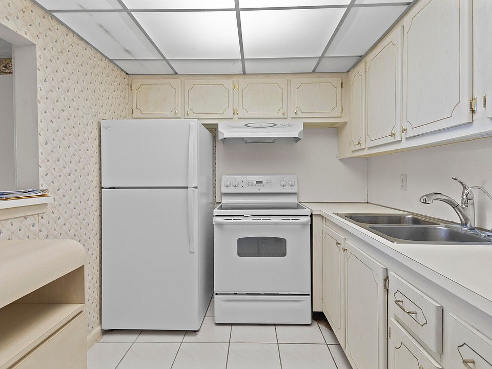 1st image of 270 Farnham L #270