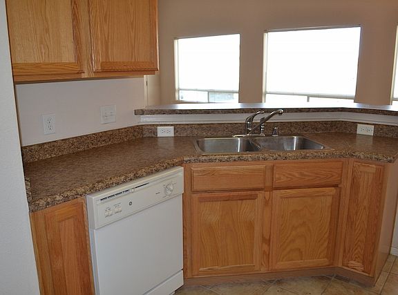 4th image of 1716 Winton Dr