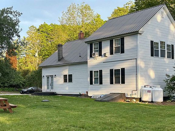 3rd image of 130 Village Road