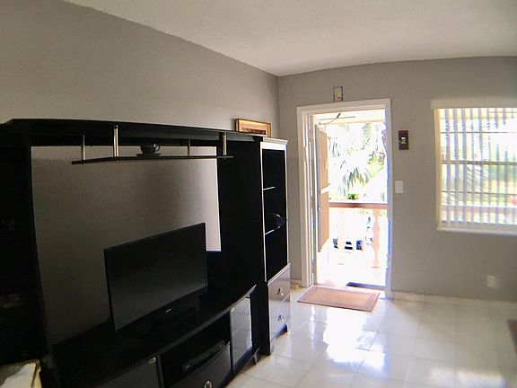 2nd image of 15 Salisbury A