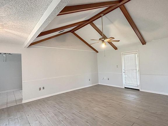 2nd image of 1406 Lee Dr