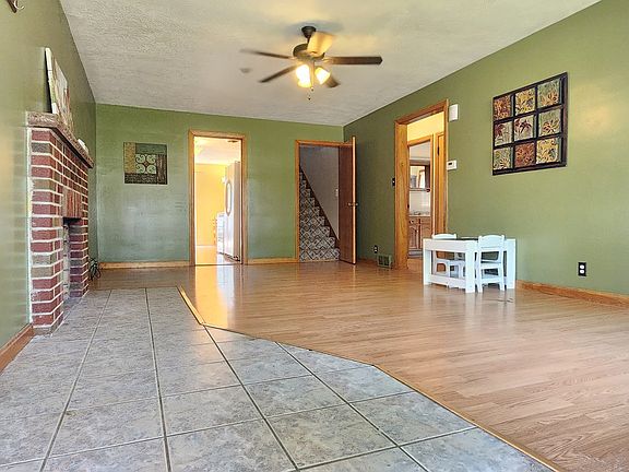 4th image of 137 Wolfe Ave