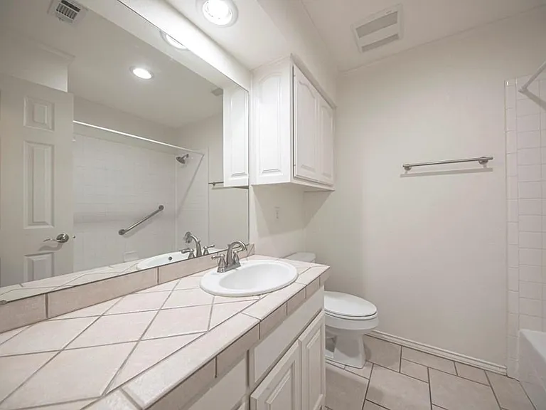 4800 W Wadley Ave — Photo 27