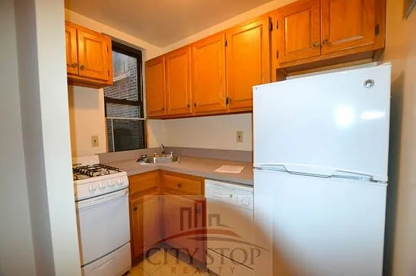 Rented by City Stop Realty | media 5