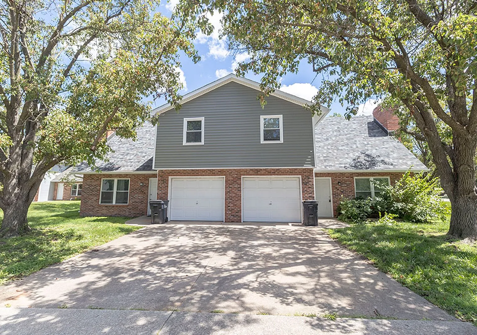 1913-1915 Greenleaves Ct — Photo 2