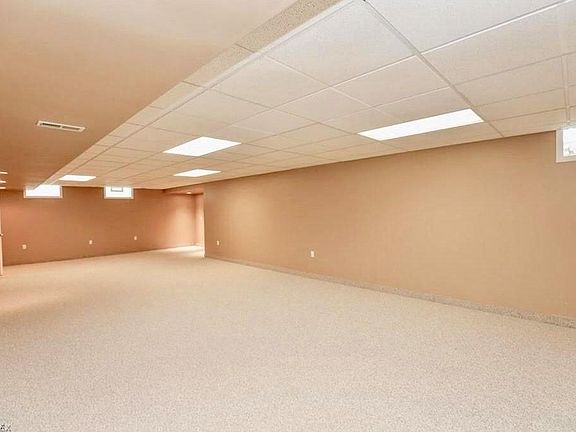 4th image of 8561 Indian Creek Dr