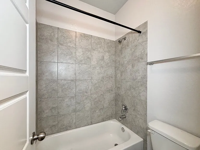 8226 Noble Crst — Photo 11