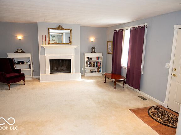 2nd image of 415 Greenacres Dr