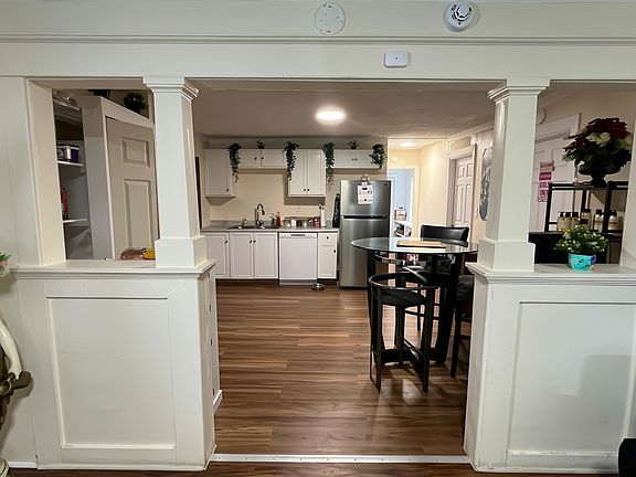 4th image of 1154 Bacon St