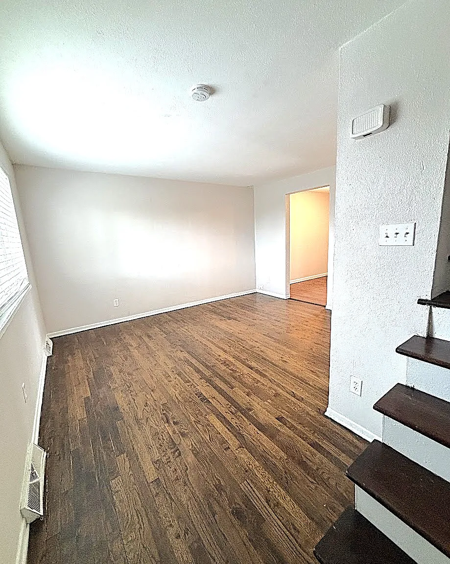 2 bed, 1.5 bath, 950 sqft, $1,925 — Photo 4