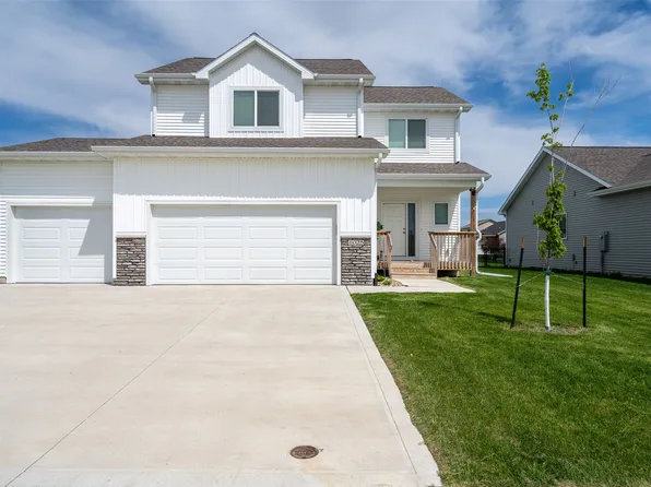 1025 Gray Ave, Waukee, IA 50263