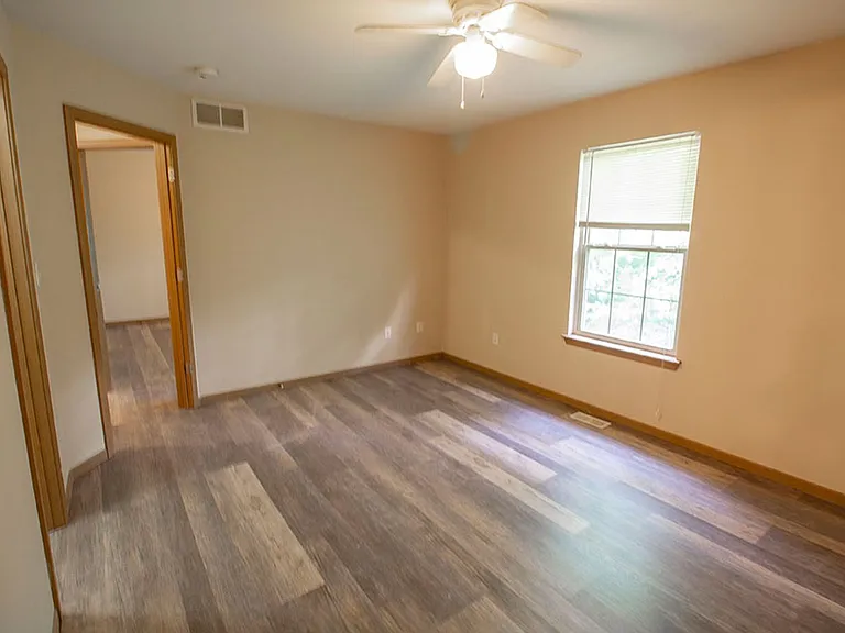 1503 Greensboro Dr — Photo 13