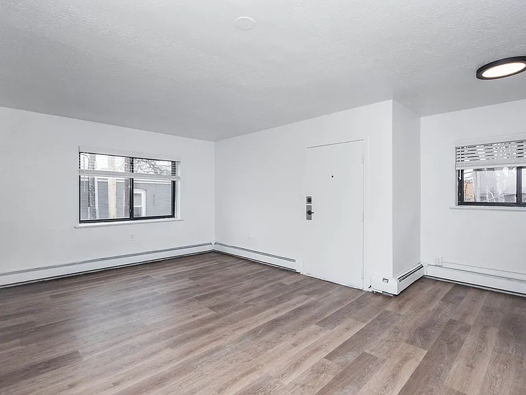 1301 E 33rd Ave — Photo 5