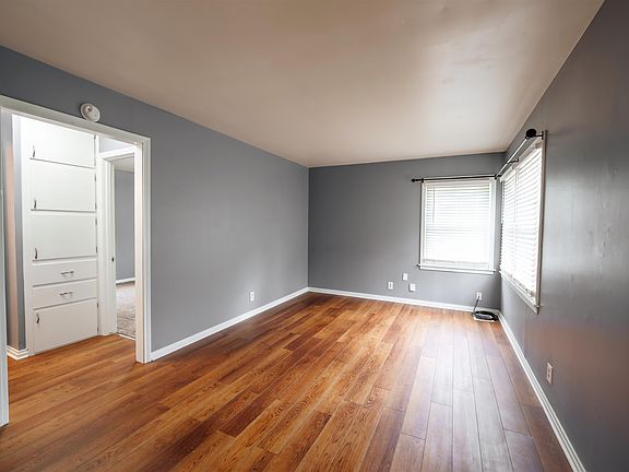 5th image of 317 E Kirwin Ave