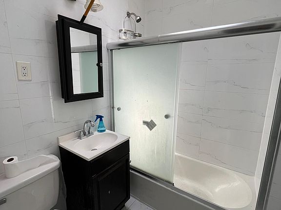 5th image of 2083 E 19th St #2