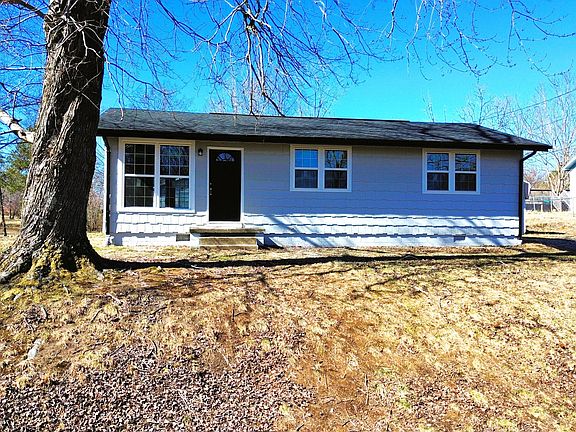 3rd image of 271 Clay Ave