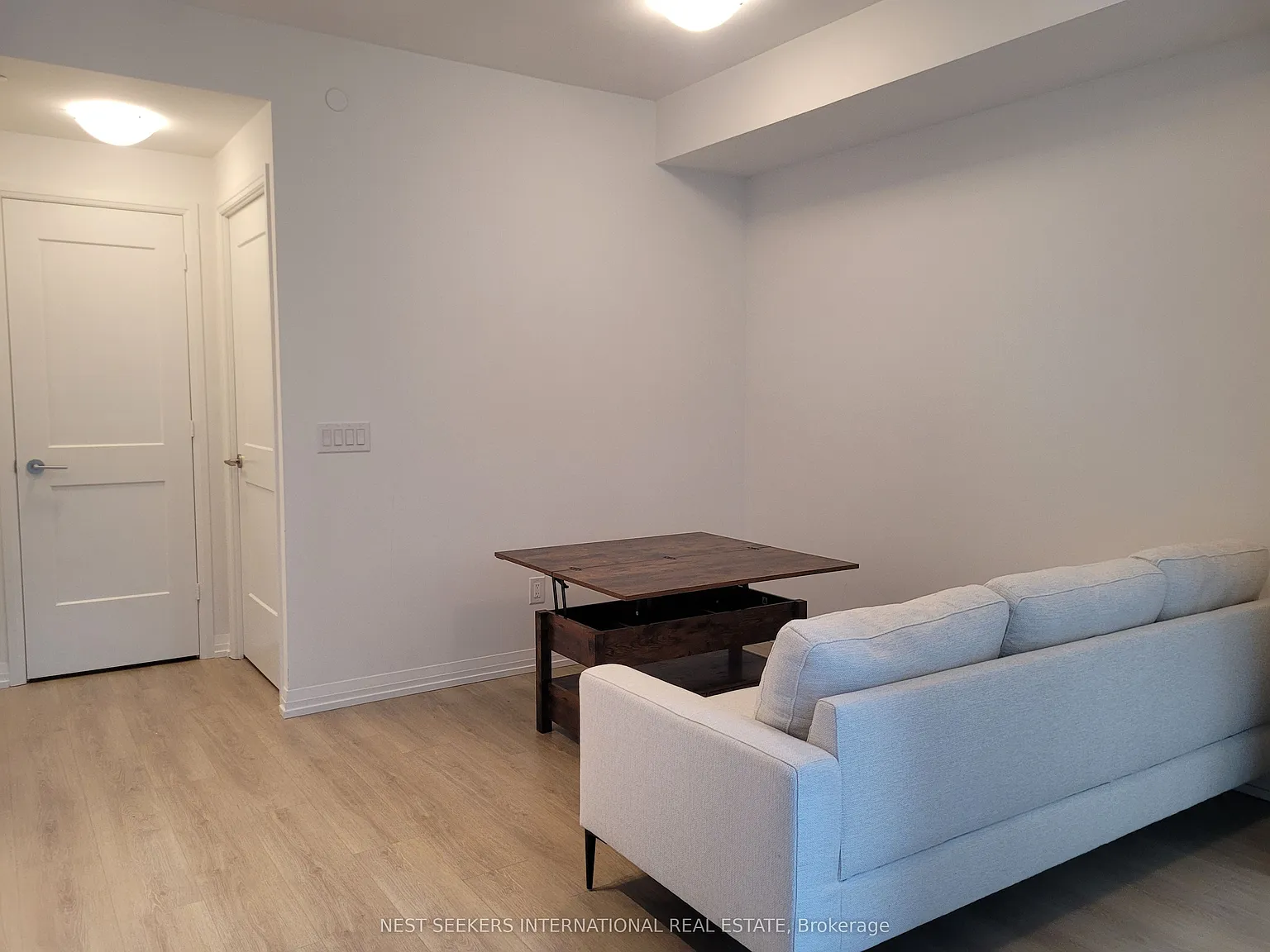 Studio, $2,100 — Photo 4