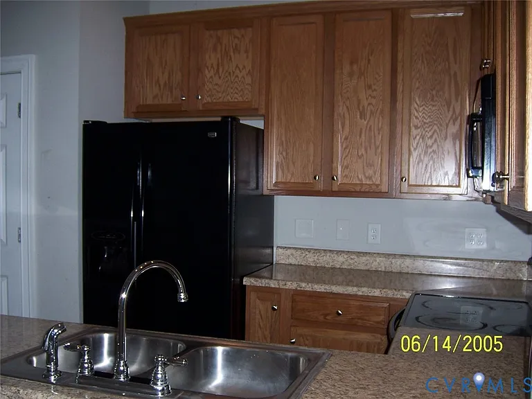 712 N 24th St — Photo 11