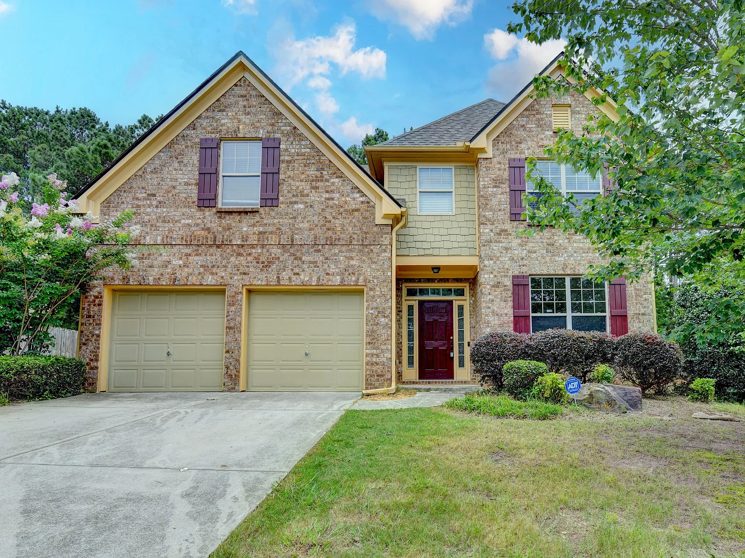 5 bed, 3.5 bath, 3046 sqft, $2,750 — Photo 2