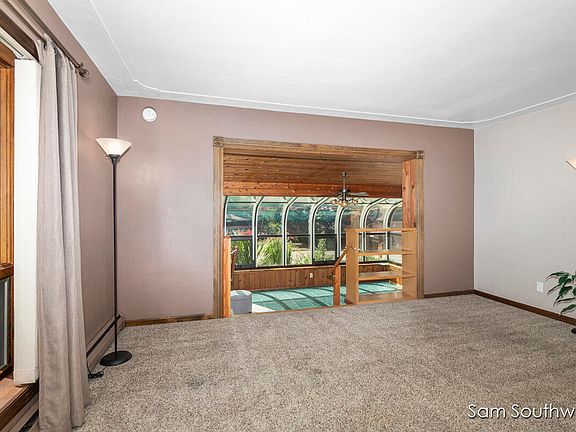 2nd image of 3803 Fuller Ave NE