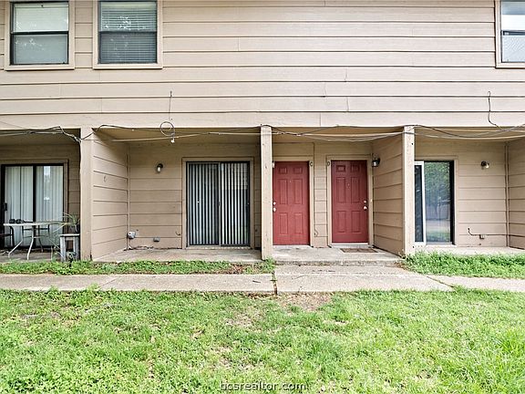 2nd image of 206 Lincoln Ave APT D