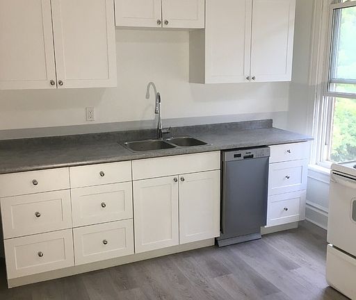 2nd image of 323 Woolwich St