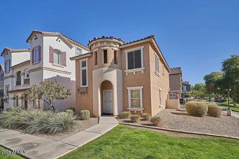 3 bed, 2.0 bath, 1263 sqft, $1,950 — Photo 2