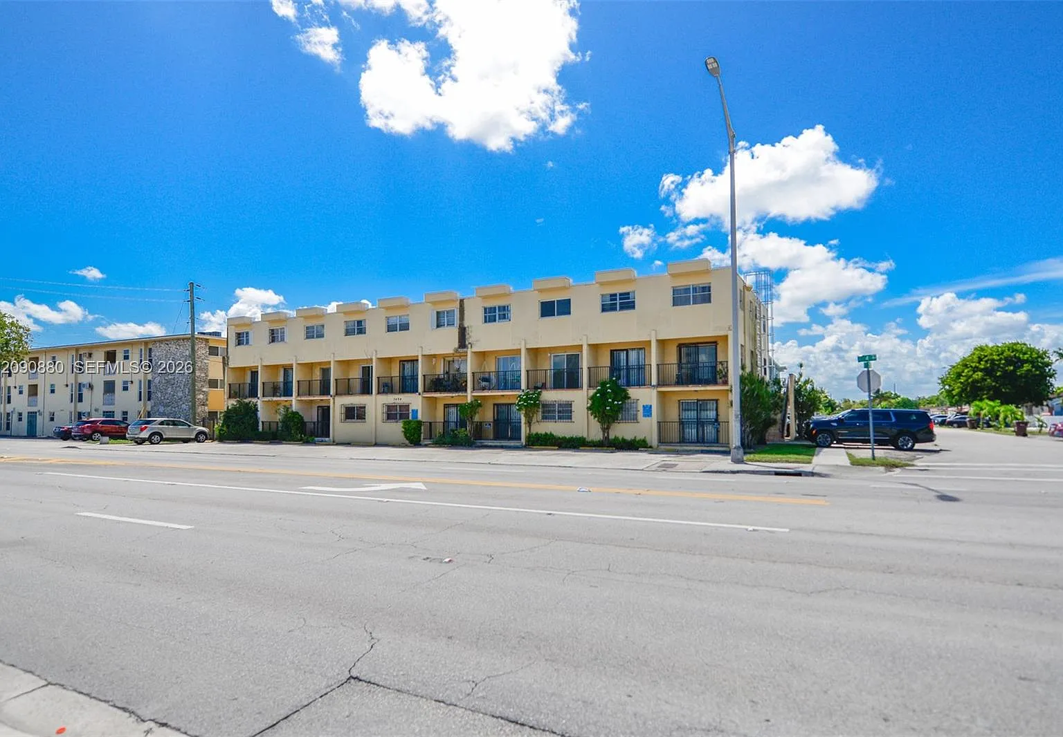 Garsan Apts Inc Condo — Photo 2