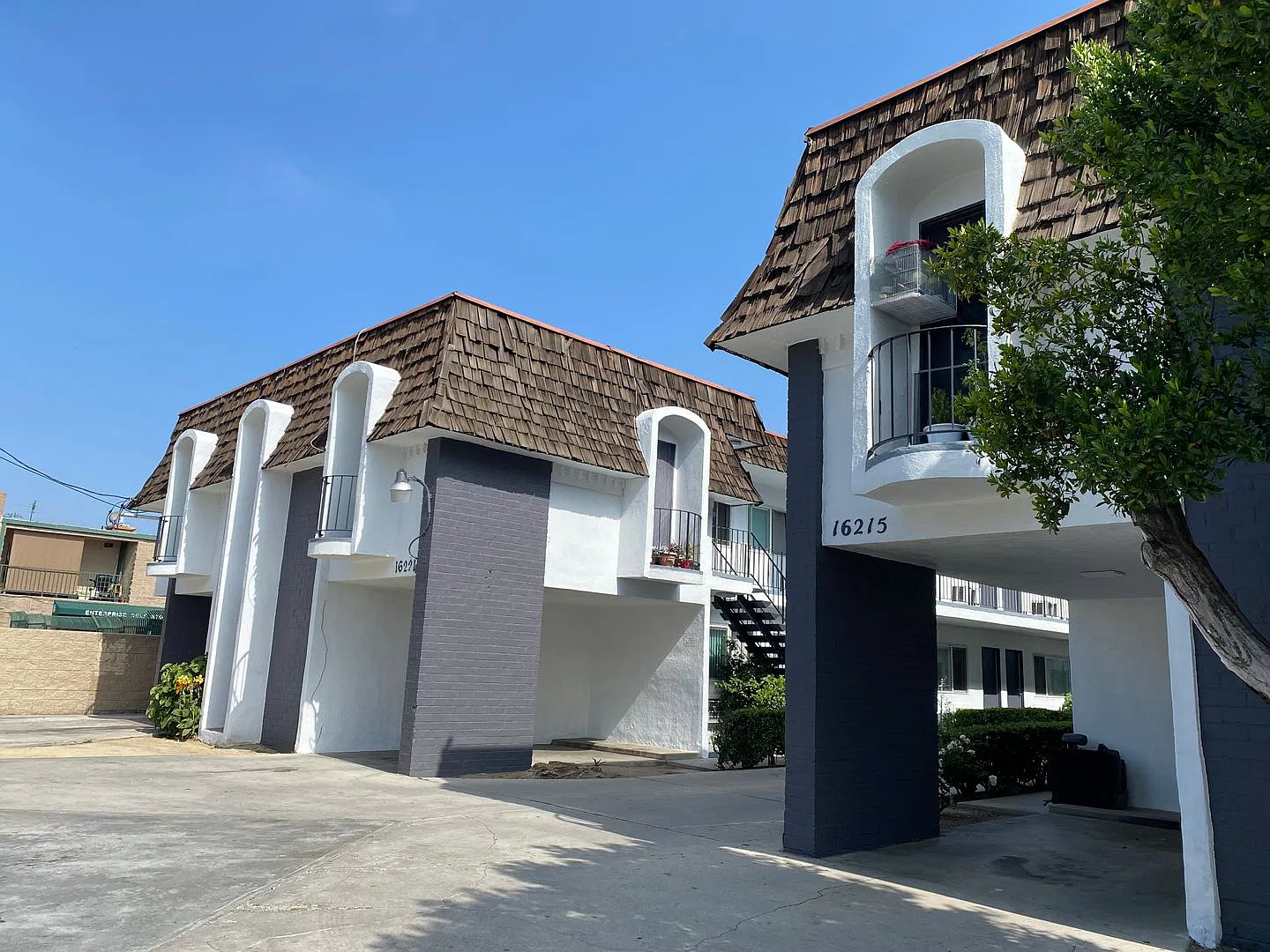 Vanowen — Photo 3