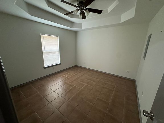 2nd image of 2206 Moonlight Ln APT 1