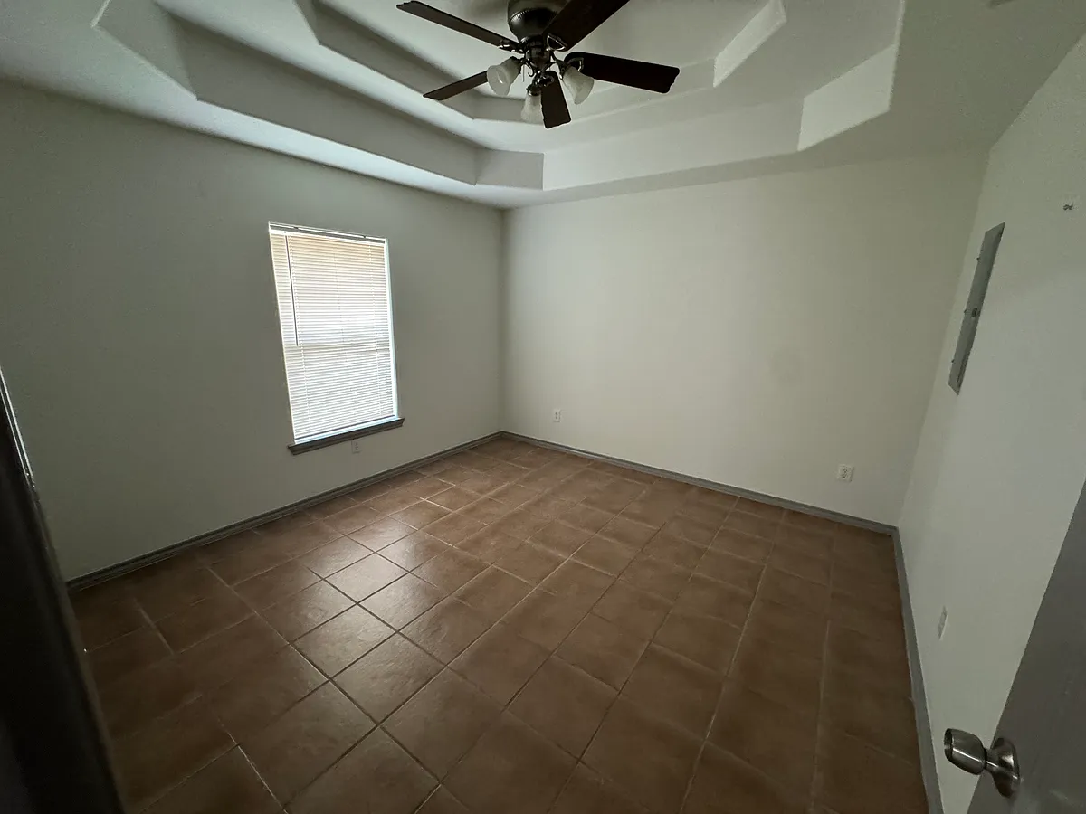 Building Photo - 2206 Moonlight Ln #1