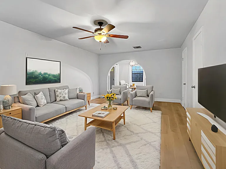 1202 N Andrews Ave — Photo 2