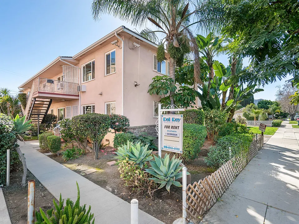 330 W Alameda