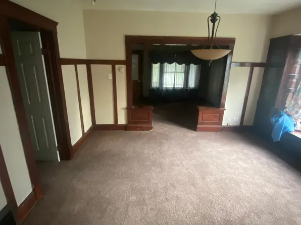 9625 Lamontier Ave, Cleveland, OH 44104