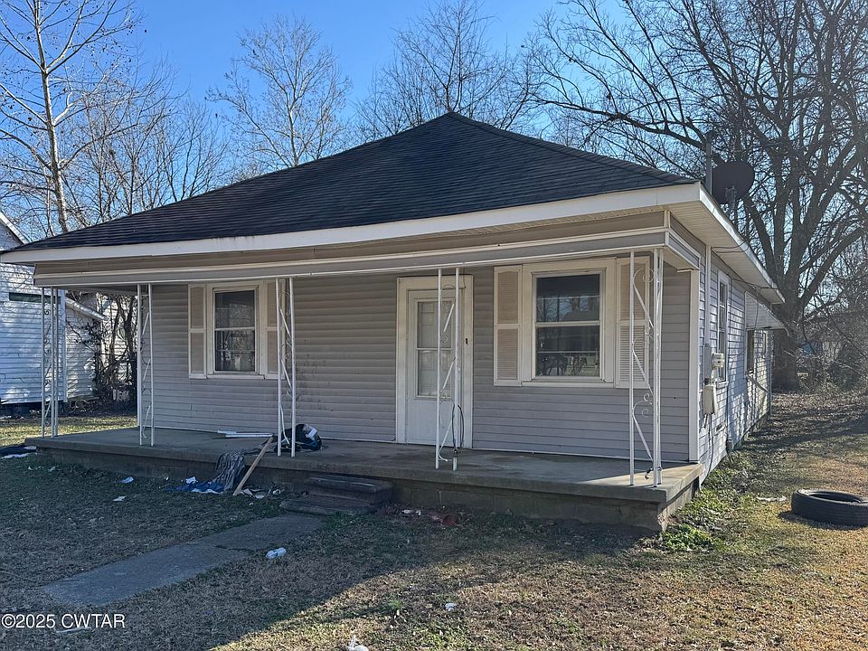 1st image of 907 Central St