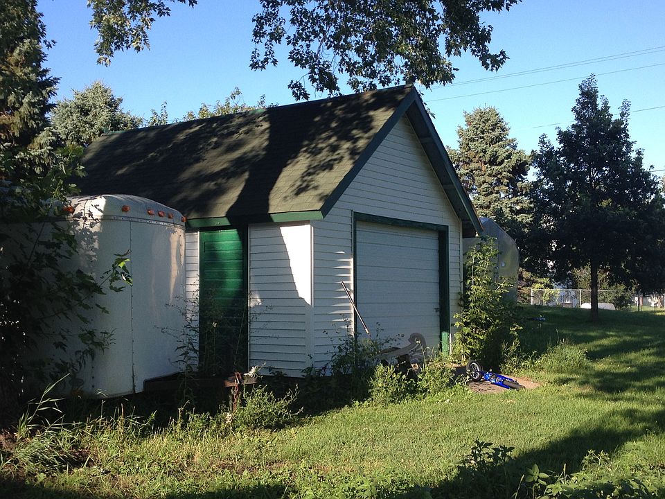2nd image of 407 Larson Ave