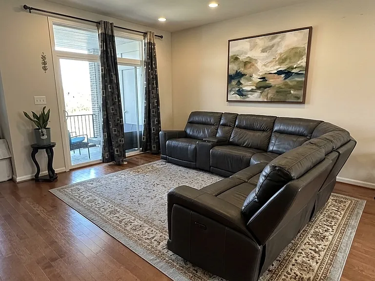 21043 Ashburn Heights Dr — Photo 12