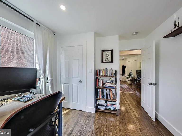 213 Hawaii Ave NE #1 — Photo 11