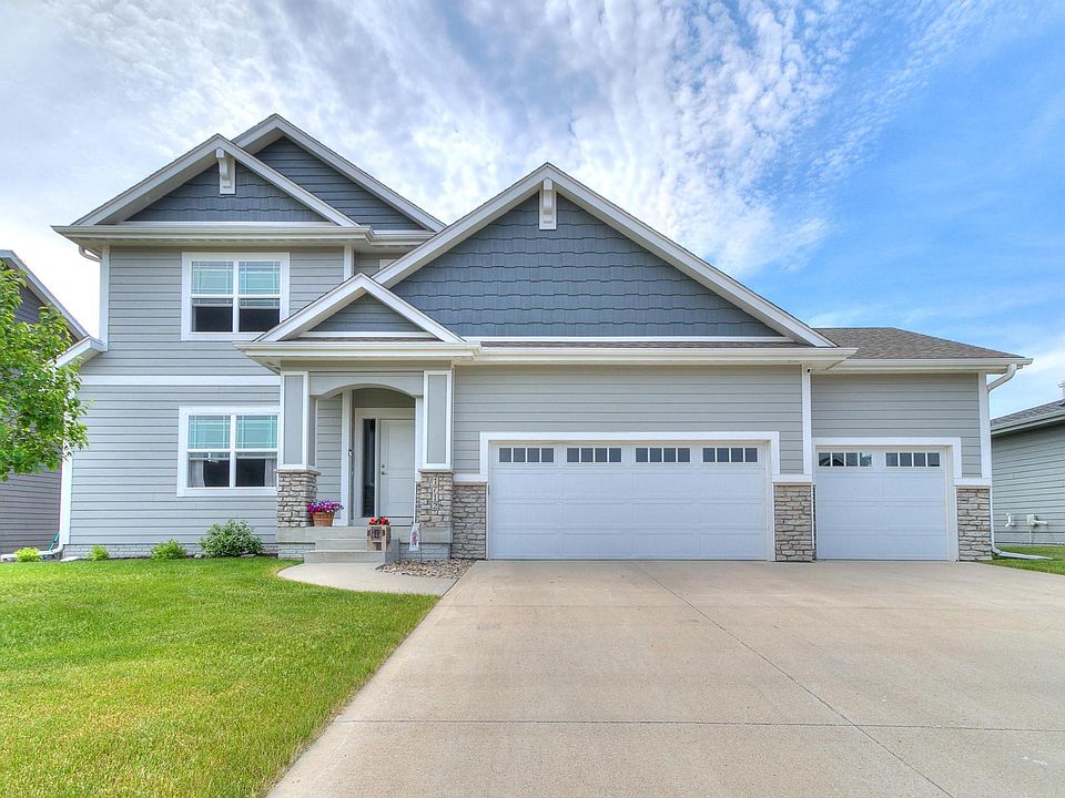 1st image of 1712 Falcon Dr
