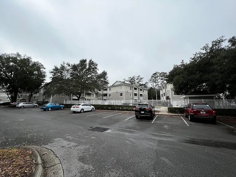 4000 SW 23rd St #2-307 — Photo 4