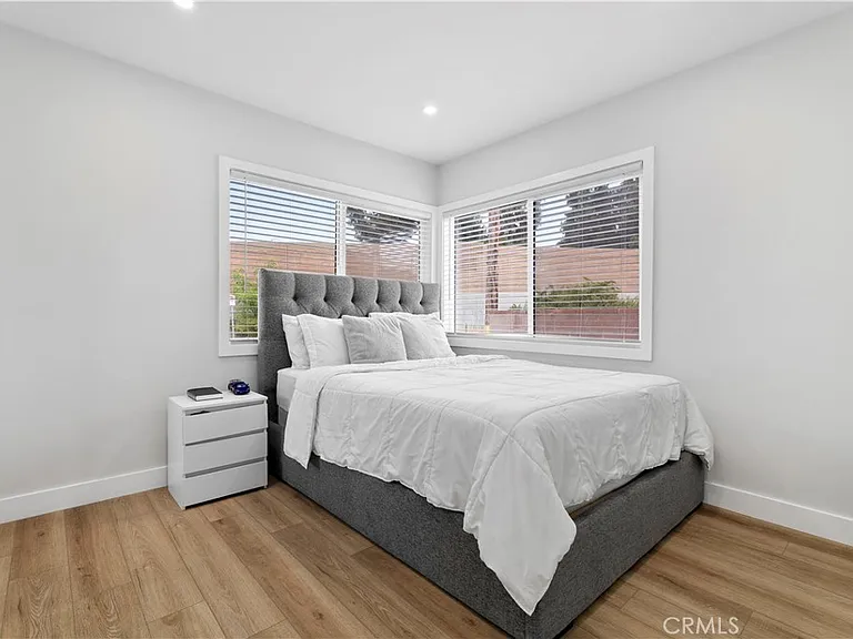 10345 Blucher Ave — Photo 15