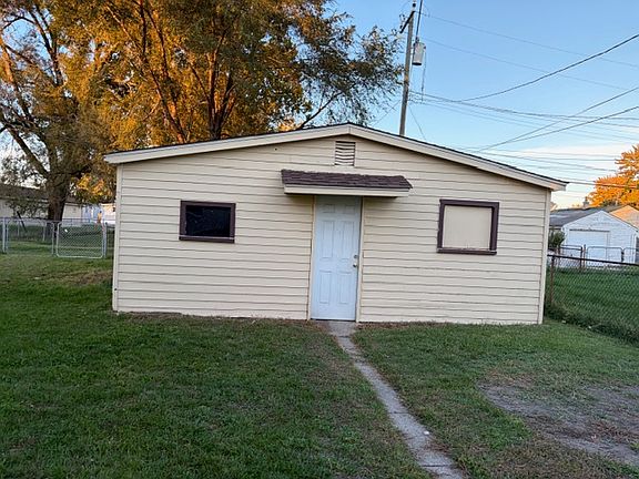 2nd image of 2578 Norman St