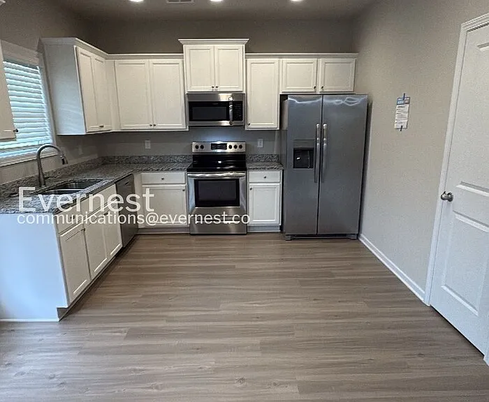 104 Culver St — Photo 2