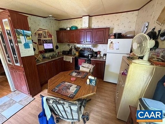 3rd image of 3874 Shores Rd