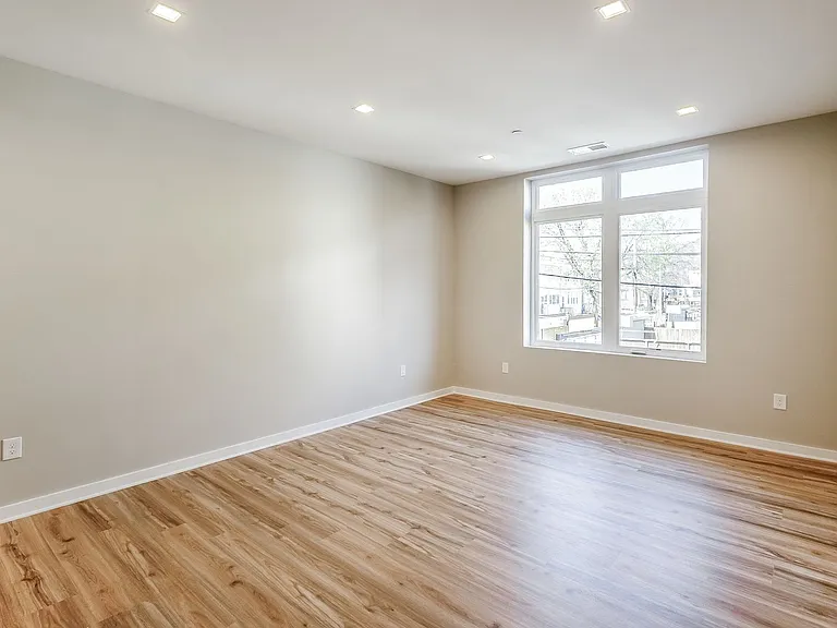 1358 Florida Ave NE — Photo 9