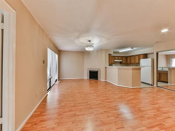 3rd image of 2300 Old Spanish Trl APT 1086