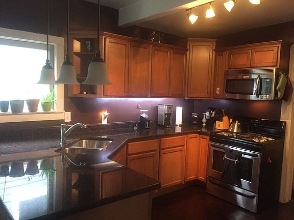 4th image of 460 E Cambourne St